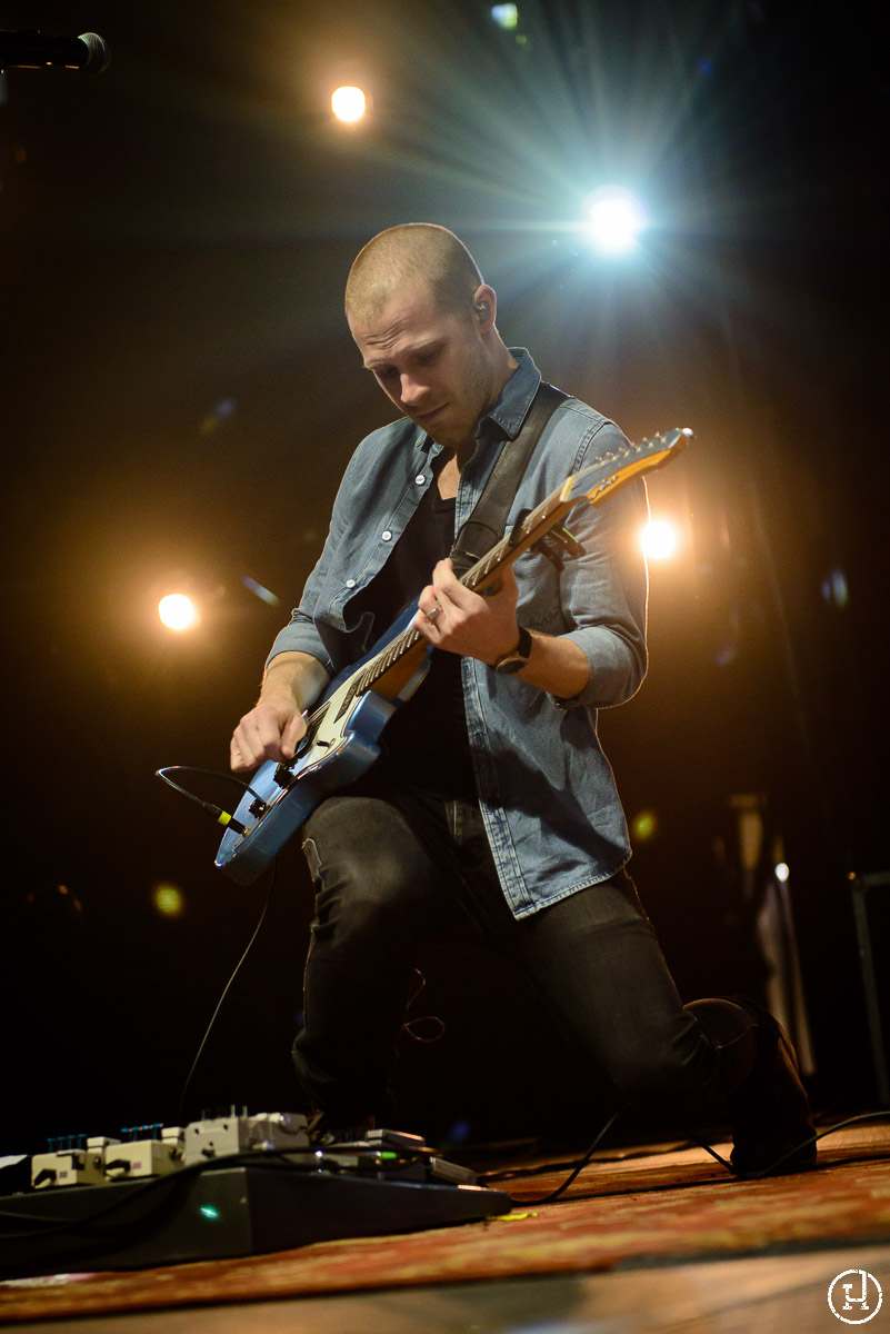 Chris Tomlin performs at The Huntington Center in Toledo, OH on Feburary 28, 2013 (Jeff Harris)