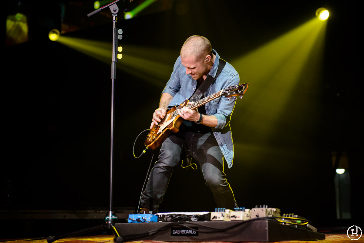 Chris Tomlin performs at The Huntington Center in Toledo, OH on Feburary 28, 2013 (Jeff Harris)