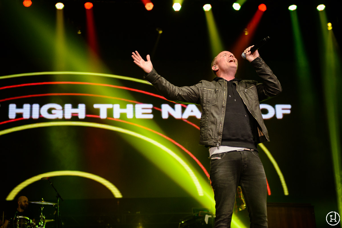 Chris Tomlin performs at The Huntington Center in Toledo, OH on Feburary 28, 2013 (Jeff Harris)