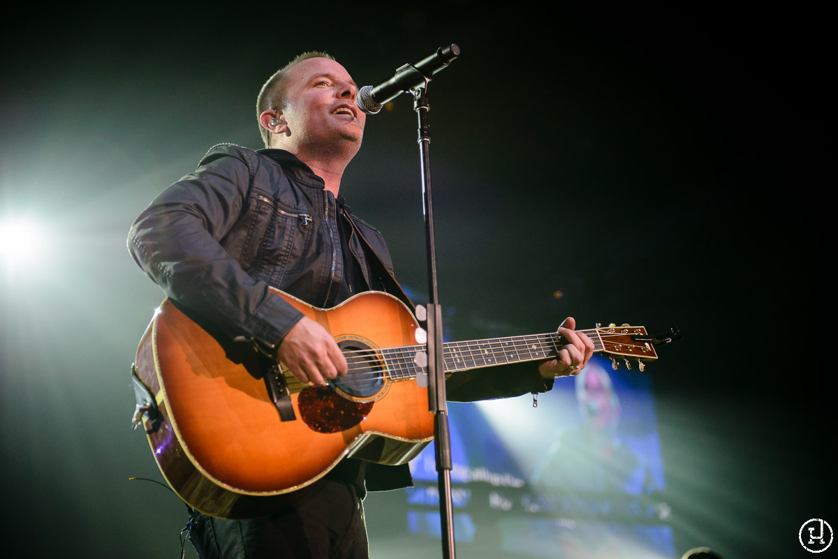 Chris Tomlin performs at The Huntington Center in Toledo, OH on Feburary 28, 2013 (Jeff Harris)