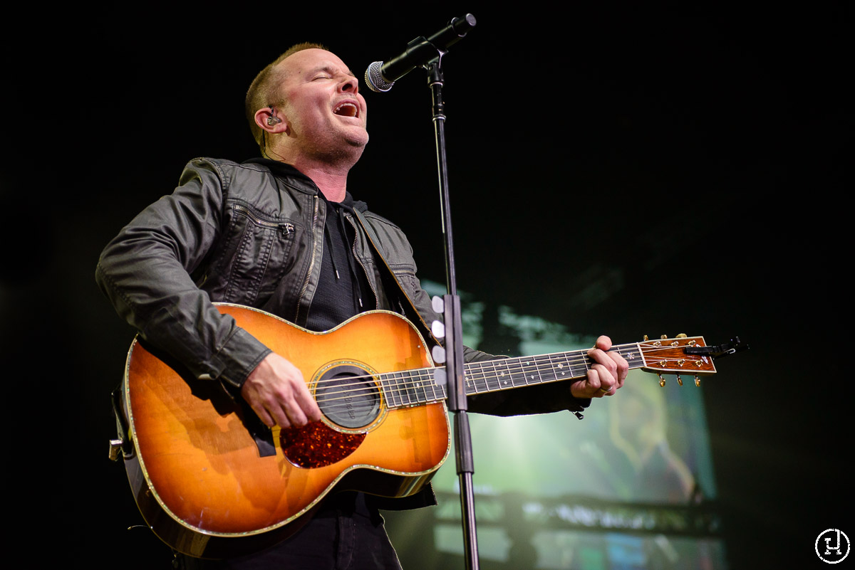 Chris Tomlin performs at The Huntington Center in Toledo, OH on Feburary 28, 2013 (Jeff Harris)