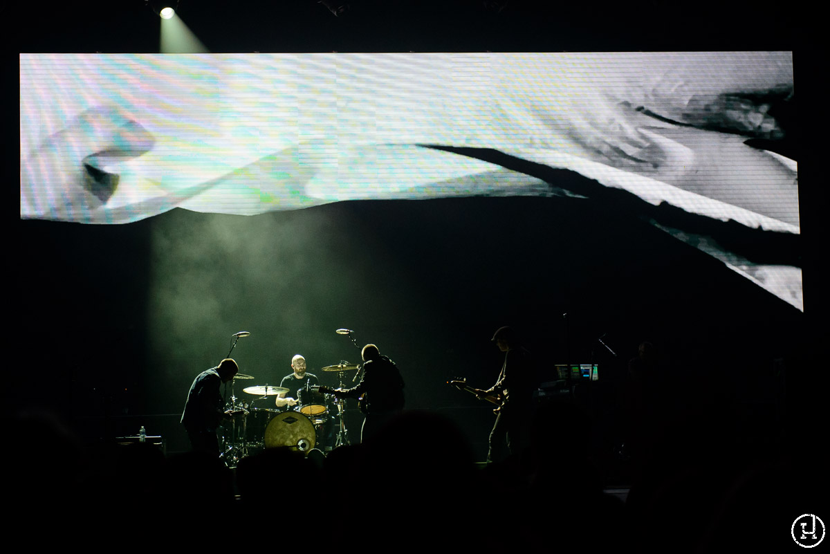 Chris Tomlin performs at The Huntington Center in Toledo, OH on Feburary 28, 2013 (Jeff Harris)