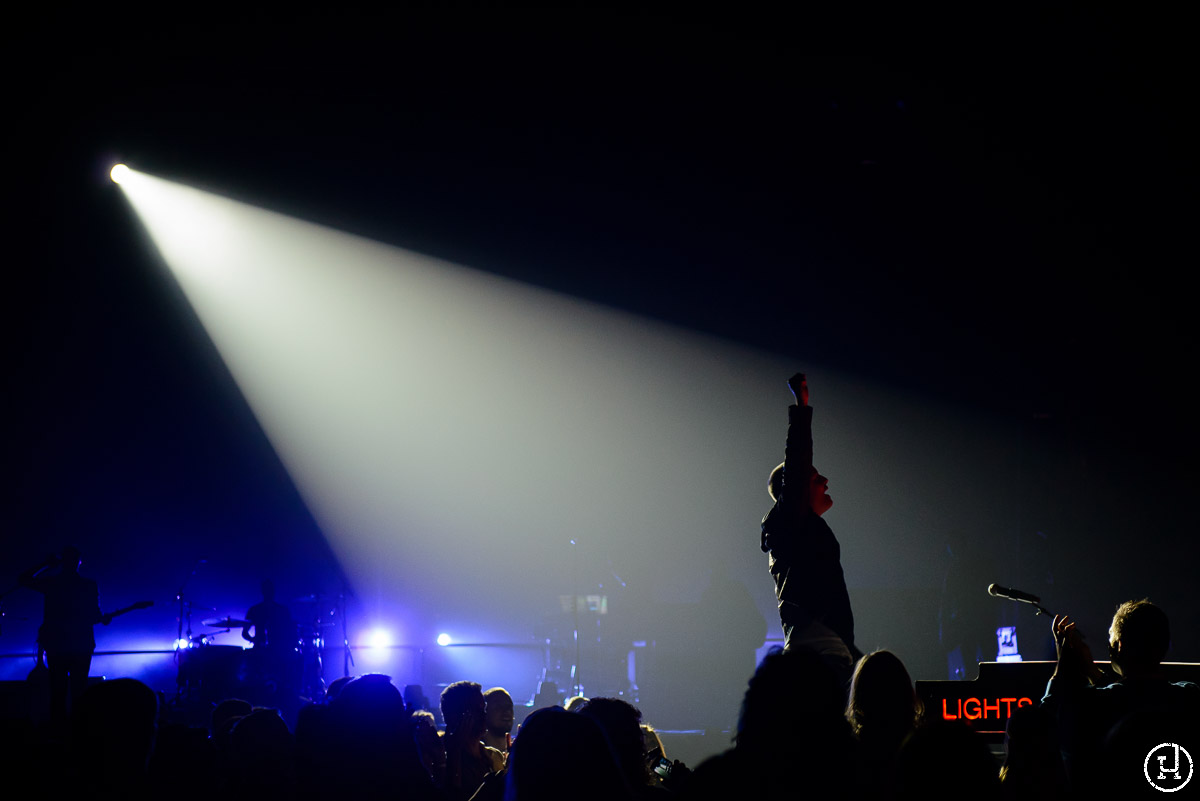 Chris Tomlin performs at The Huntington Center in Toledo, OH on Feburary 28, 2013 (Jeff Harris)