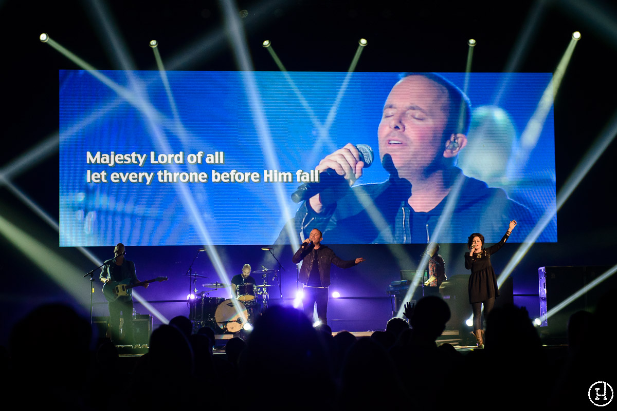 Chris Tomlin performs at The Huntington Center in Toledo, OH on Feburary 28, 2013 (Jeff Harris)