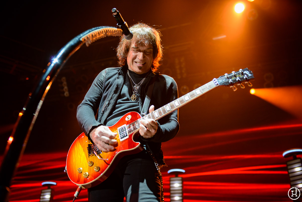 REO Speedwagon perform at The Huntington Center in Toledo, OH on April 21, 2013 (Jeff Harris)