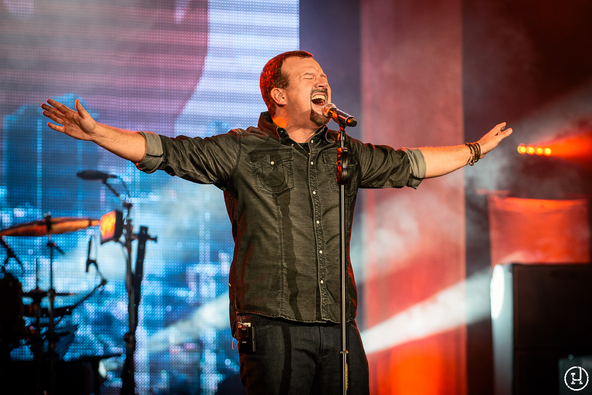 Casting Crowns perform live at The Huntington Center in Toledo, OH on October 9, 2014 (Jeff Harris)