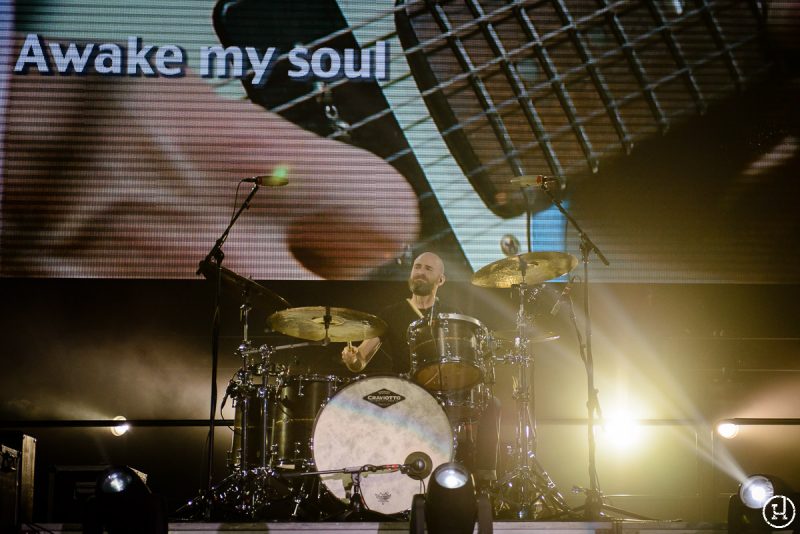 Chris Tomlin performs at The Huntington Center in Toledo, OH on Feburary 28, 2013 (Jeff Harris)