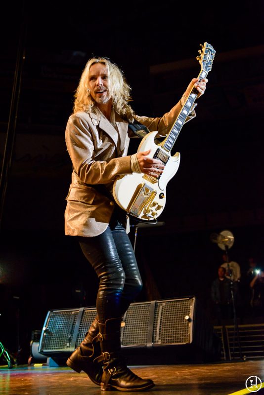Styx perform at The Huntington Center in Toledo, OH on April 21, 2013 (Jeff Harris)