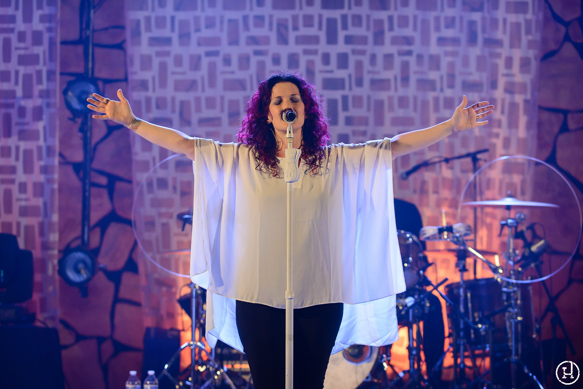 Plumb performs at the Proclaim Event Center in Holland, OH on May 1, 2015 (Jeff Harris)